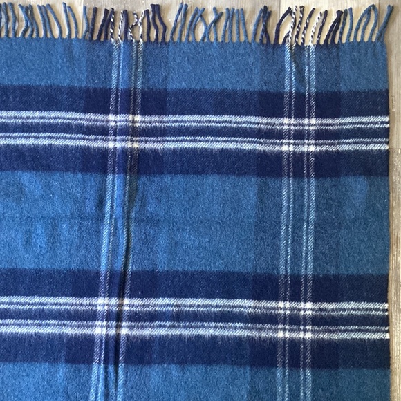 Vintage Wool Throw Archie Brown & Son of Bermuda - Picture 3 of 7